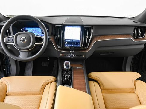 Used 2023 Volvo XC60 B5 Ultimate w/ Climate Package FWD image 20