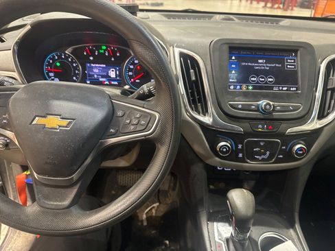 Used 2022 Chevrolet Equinox LS w/ LS Convenience Package FWD image 16