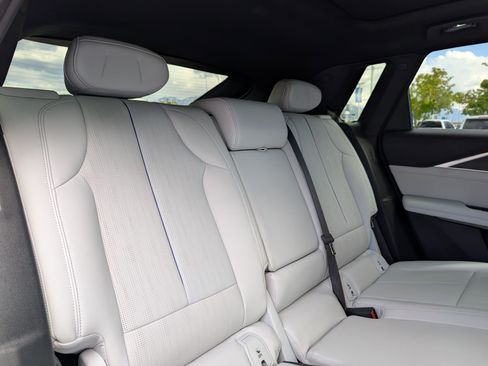 Used 2024 Cadillac Lyriq Luxury AWD/4WD image 27