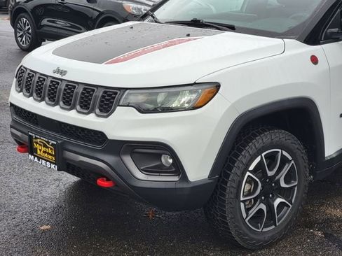 Used 2024 Jeep Compass Trailhawk image 16