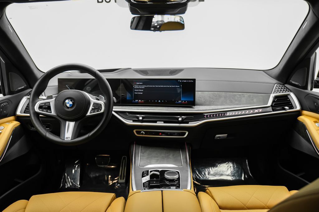 Used 2025 BMW X7 xDrive40i w/ M Sport Package AWD/4WD image 17