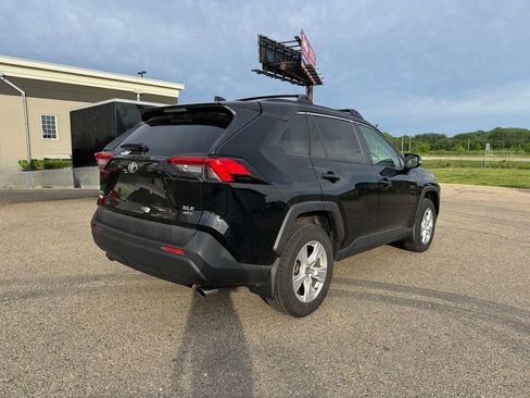 Used 2020 Toyota RAV4 XLE AWD/4WD image 14