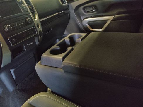 Used 2019 Nissan Titan SV RWD image 26