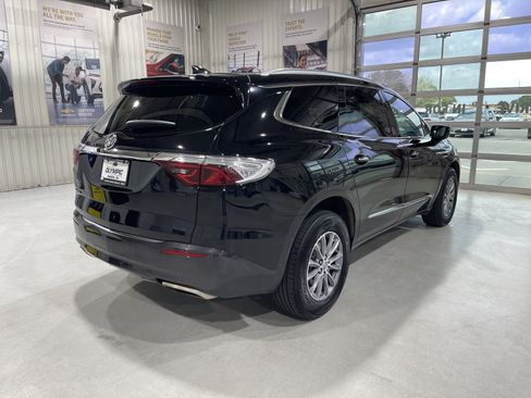 Used 2023 Buick Enclave Premium AWD/4WD image 8