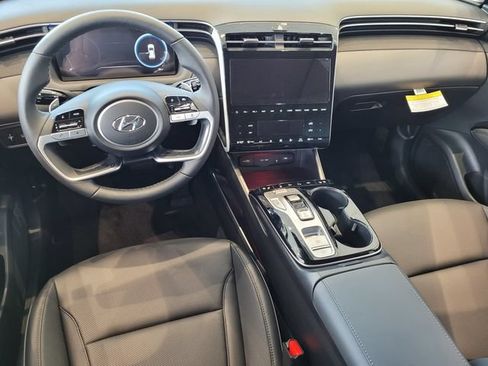 Certified 2023 Hyundai Tucson Limited AWD/4WD image 10