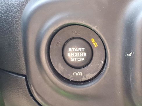 Used 2019 Jeep Wrangler Unlimited Sport AWD/4WD image 26