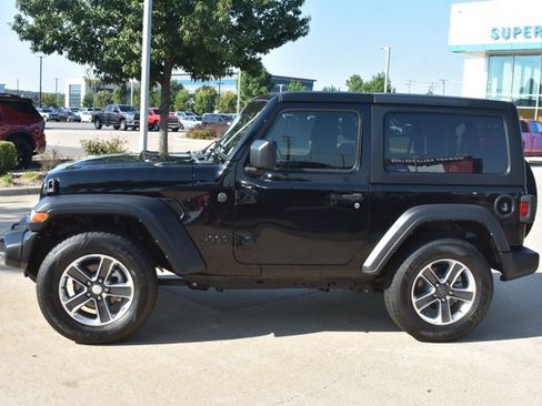 Used 2023 Jeep Wrangler Sport AWD/4WD image 8