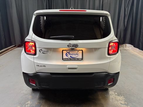 Used 2023 Jeep Renegade Latitude AWD/4WD image 6