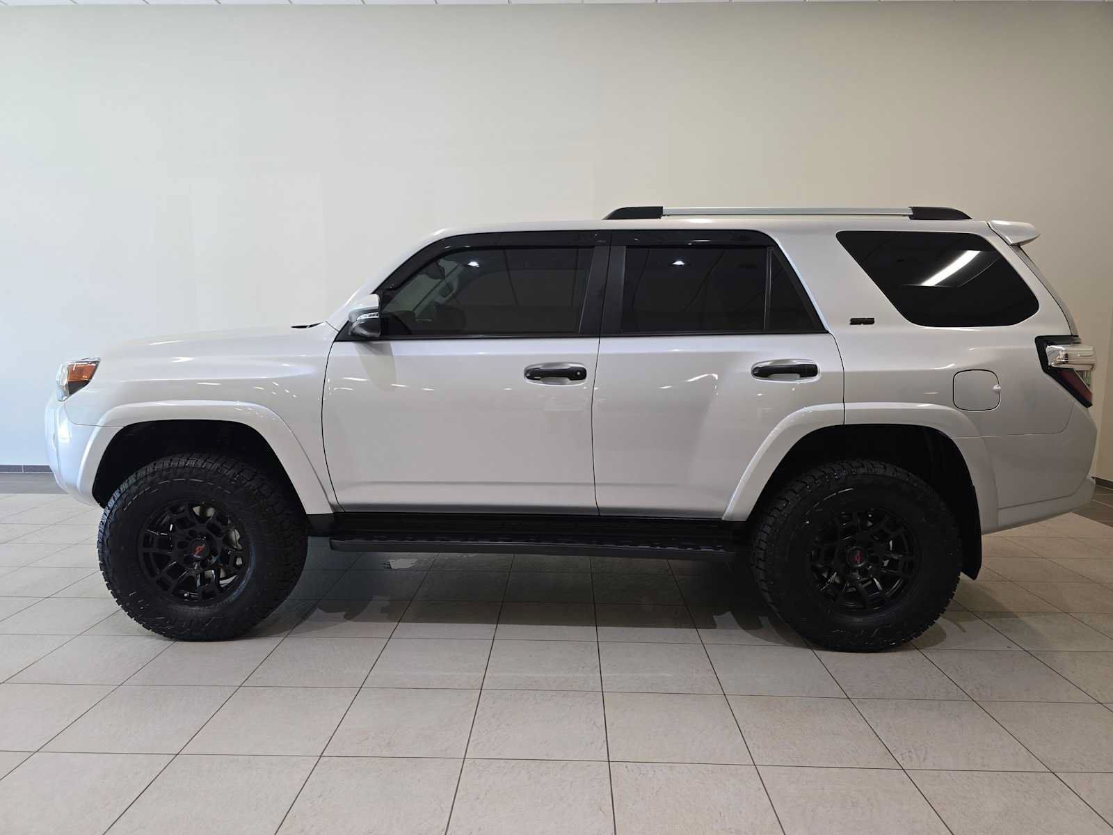 Certified 2021 Toyota 4Runner SR5 Premium w/ Moonroof Package AWD/4WD image 3