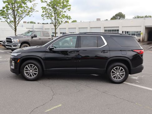 Used 2023 Chevrolet Traverse LT w/ LPO, Cargo Package AWD/4WD image 7