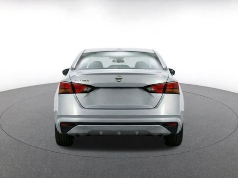 Used 2025 Nissan Altima 2.5 SV FWD image 8