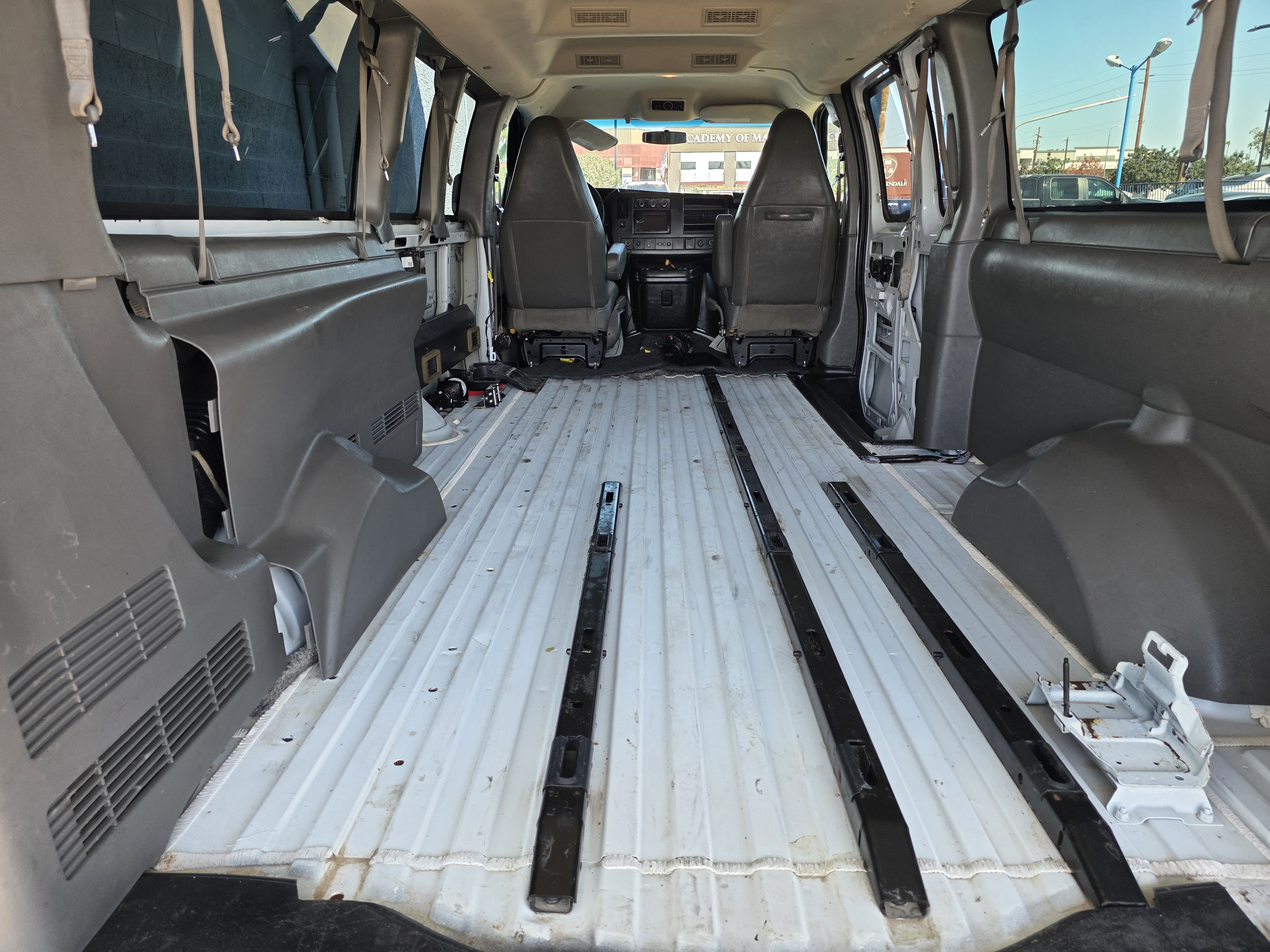 Used 2016 Chevrolet Express 3500 LT w/ LT Preferred Equipment Group RWD image 17