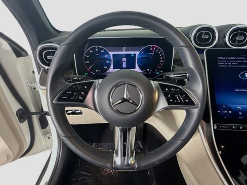 Used 2025 Mercedes-Benz GLC 350e 4MATIC image 13