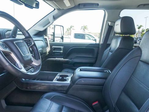 Used 2015 GMC Sierra 2500 Denali w/ Duramax Plus Package AWD/4WD image 17