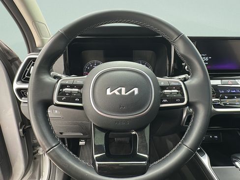 Used 2023 Kia Sorento S w/ Panoramic Sunroof Package AWD/4WD image 16
