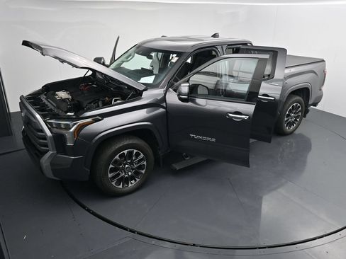 Used 2022 Toyota Tundra Limited AWD/4WD image 37