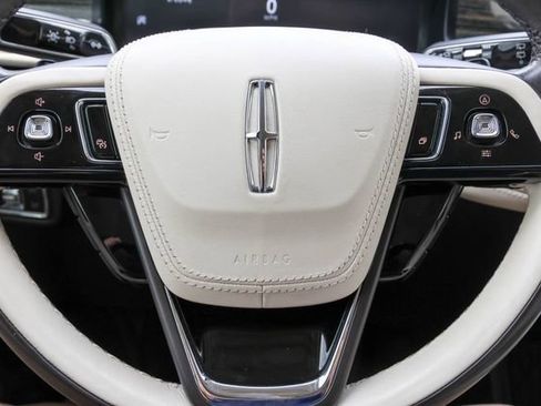 Used 2023 Lincoln Aviator Black Label w/ Class IV Trailer Tow Package AWD/4WD image 8
