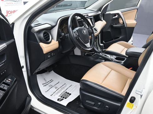 Used 2016 Toyota RAV4 Limited image 18