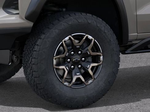New 2026 Chevrolet Colorado ZR2 w/ Technology Package AWD/4WD image 9