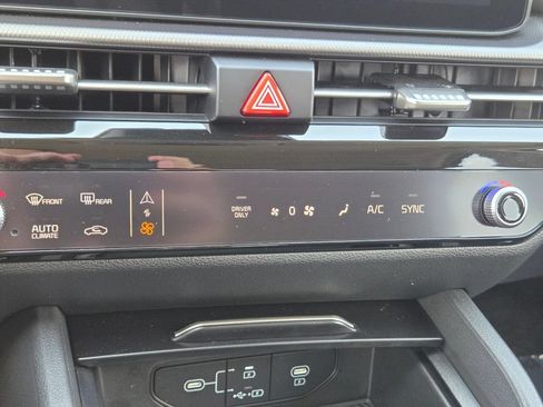 Certified 2026 Kia Sportage LX FWD image 27
