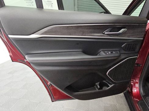 Used 2021 Jeep Grand Cherokee L Limited image 37