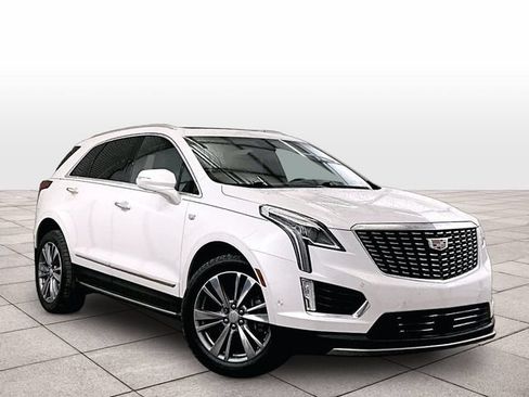 Used 2020 Cadillac XT5 Premium Luxury w/ Platinum Package AWD/4WD image 2