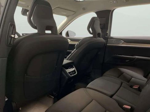 Used 2025 Volvo EX90 Ultra AWD/4WD image 19