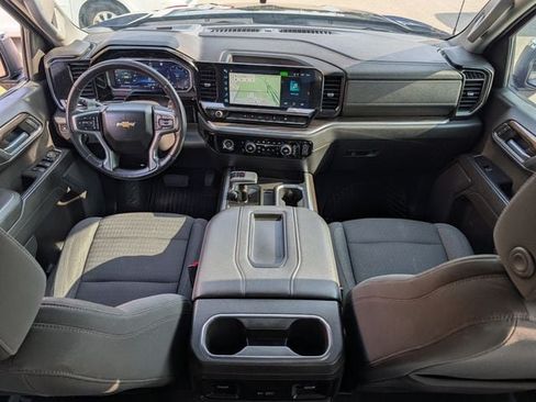 Used 2022 Chevrolet Silverado 1500 LT RWD image 11