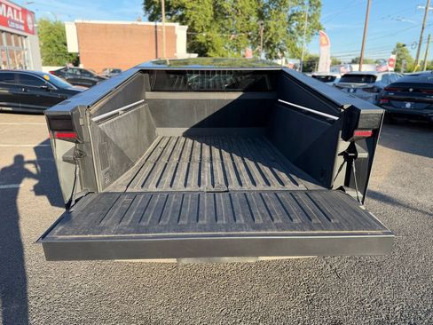 Used 2024 Tesla Cybertruck AWD Crew Cab image 35