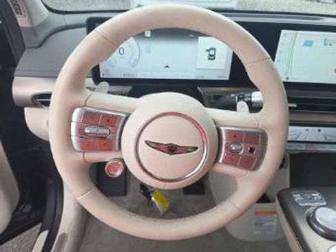 Used 2023 Genesis GV60 Advanced w/ Cargo Package image 21