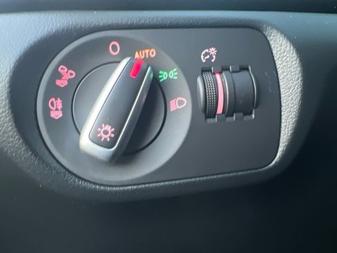 Used 2017 Audi Q3 2.0T Prestige image 20