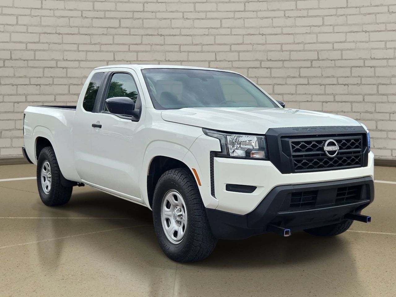 Used 2024 Nissan Frontier S RWD image 3