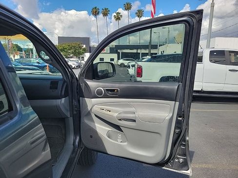 Used 2009 Toyota Tacoma PreRunner image 9