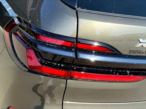 New 2026 BMW X7 M60i image 14