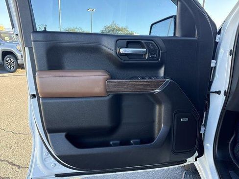 Used 2019 Chevrolet Silverado 1500 High Country w/ Technology Package image 17