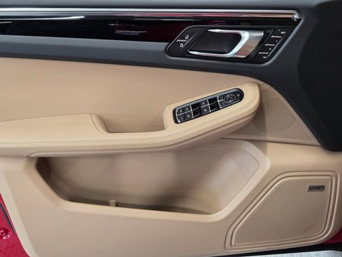 New 2026 Porsche Macan AWD/4WD image 14
