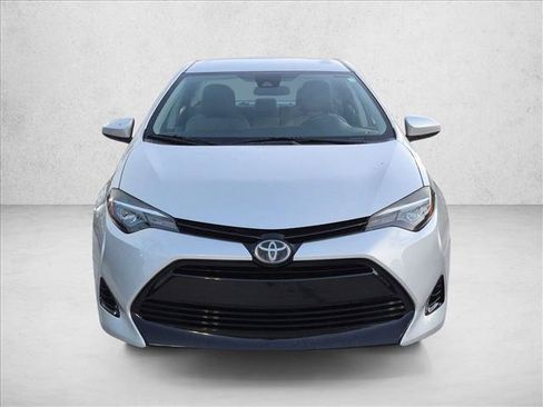 Used 2018 Toyota Corolla LE FWD image 2