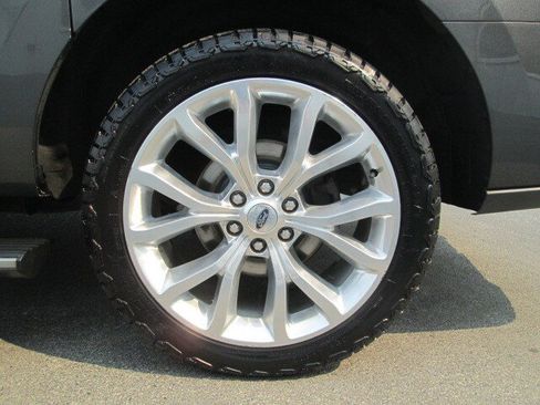 Used 2018 Ford Expedition Max Platinum AWD/4WD image 8