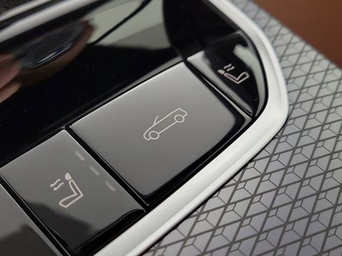 Used 2025 BMW M4 xDrive Competition w/ Executive Package image 20