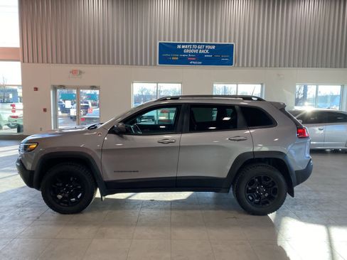 Used 2020 Jeep Cherokee Trailhawk w/ Comfort & Convenience Group image 2