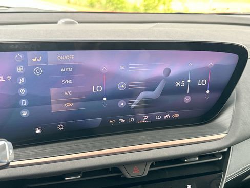 New 2025 Buick Envision Sport Touring image 10