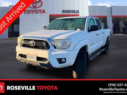 Used 2015 Toyota Tacoma PreRunner image 1