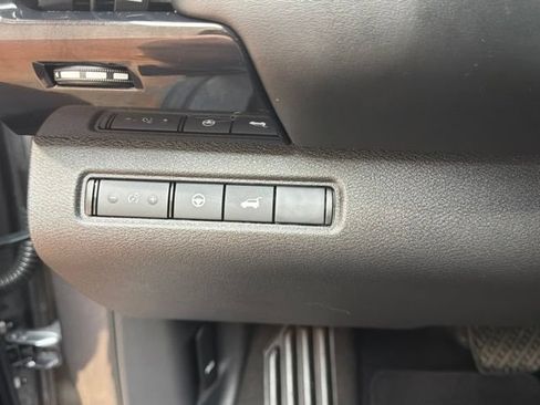 Used 2026 Nissan Pathfinder SV FWD image 24