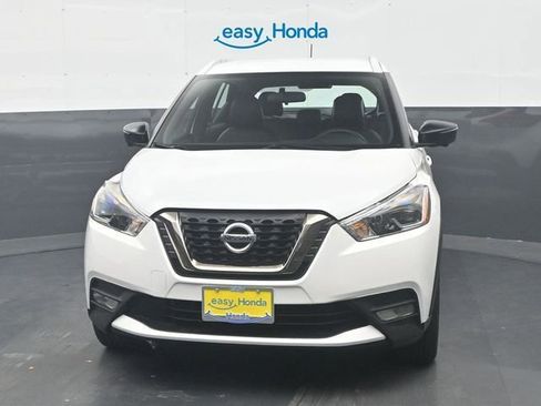 Used 2019 Nissan Kicks SR w/ SR Premium Package image 3