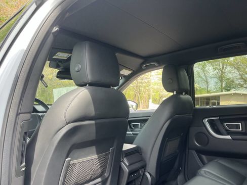 Used 2016 Land Rover Discovery Sport HSE Luxury image 11
