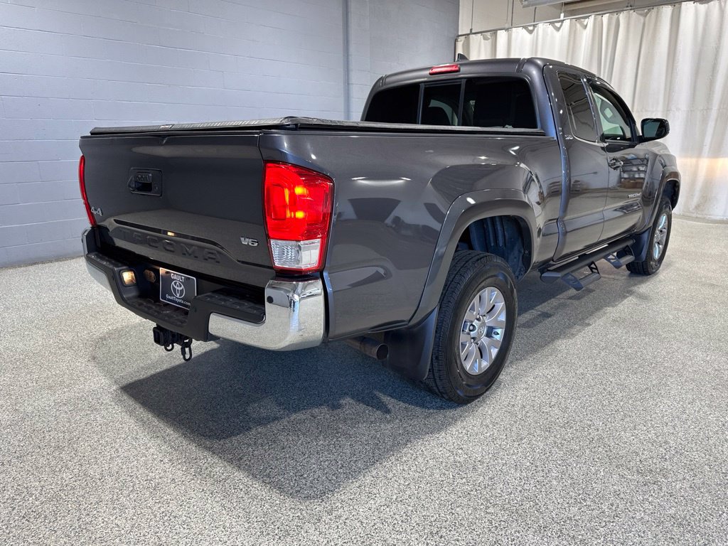 Used 2017 Toyota Tacoma SR5 w/ Tow Package AWD/4WD image 3