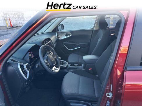 Used 2025 Kia Soul LX w/ LX Technology Package image 7