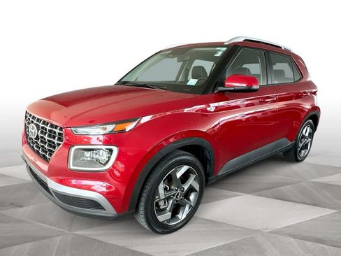 Used 2023 Hyundai Venue Limited w/ Cargo Package FWD image 4