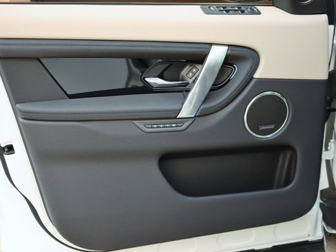 Certified 2025 Land Rover Discovery Sport S image 11