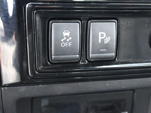 Used 2021 Nissan Titan PRO-4X w/ Pro-4x Convenience Package AWD/4WD image 17